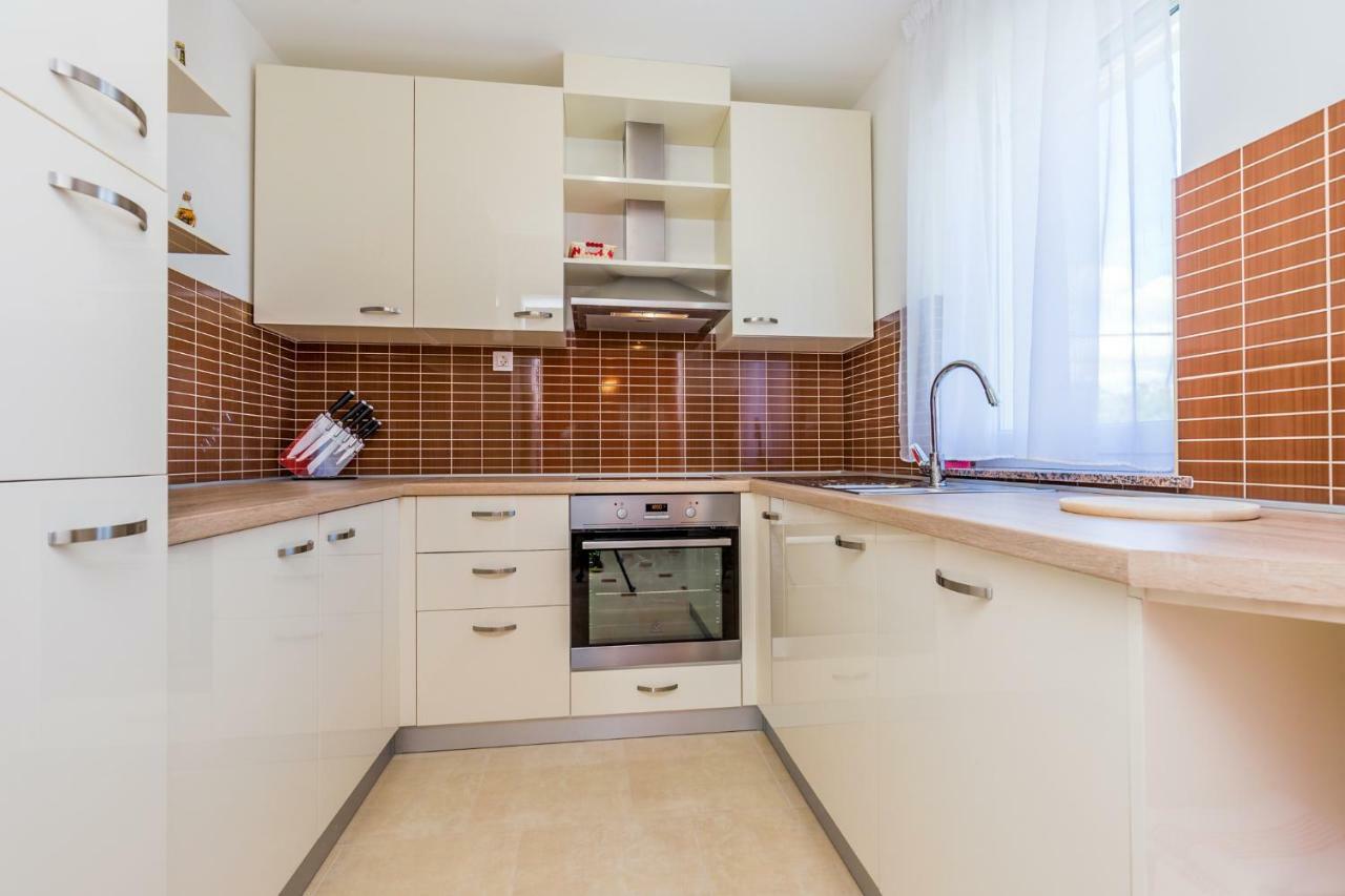 Luxury Apartments Kostrena With Pool المظهر الخارجي الصورة