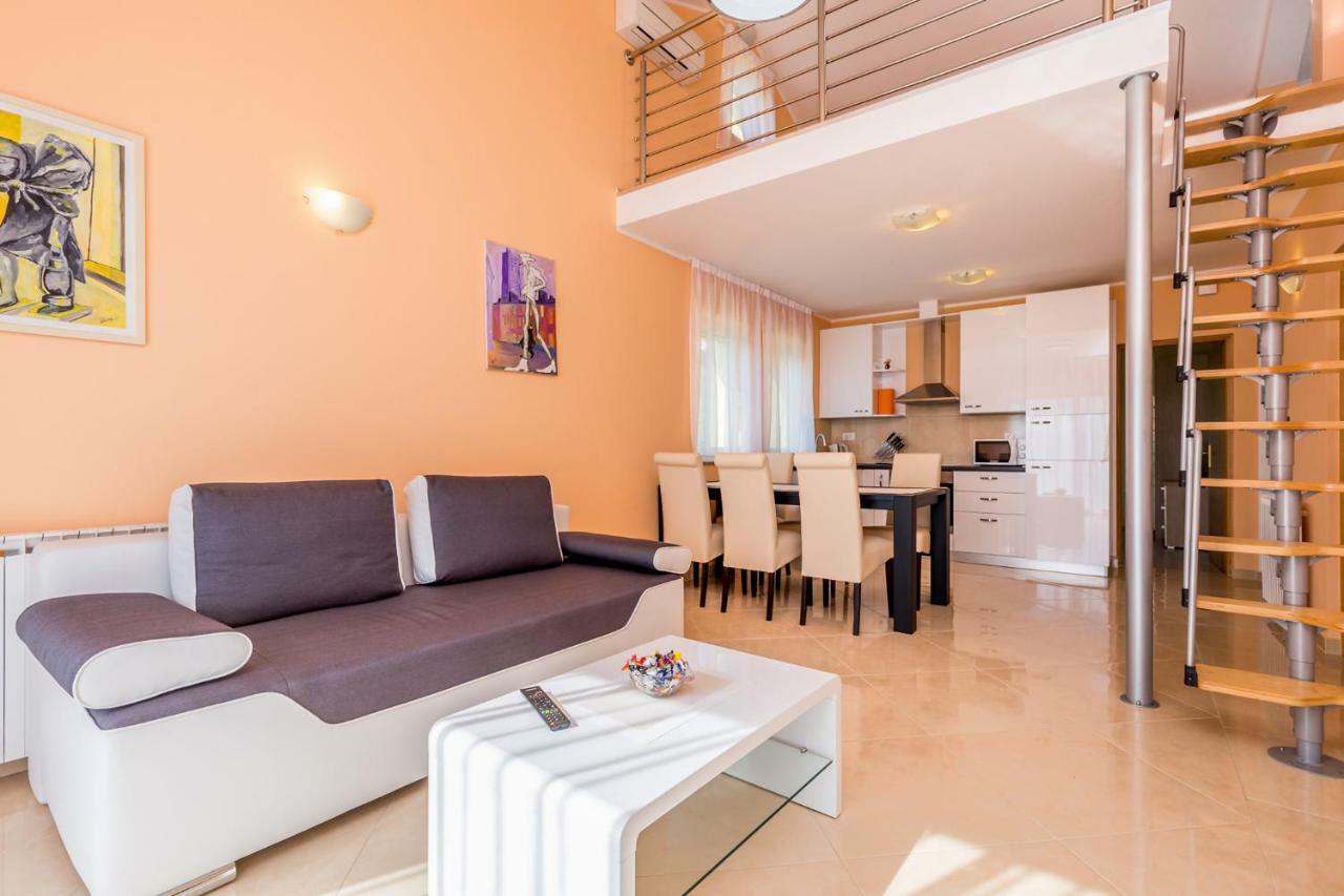 Luxury Apartments Kostrena With Pool المظهر الخارجي الصورة