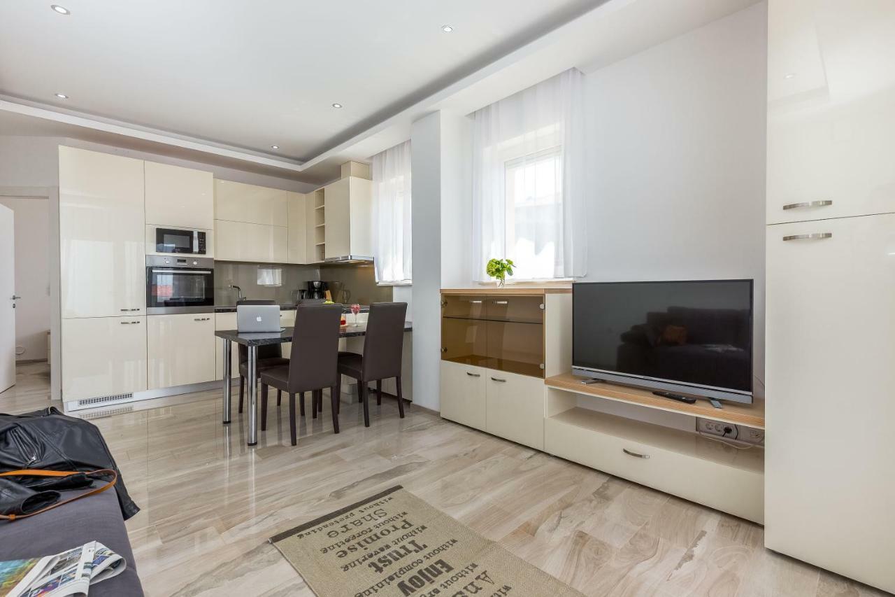 Luxury Apartments Kostrena With Pool المظهر الخارجي الصورة