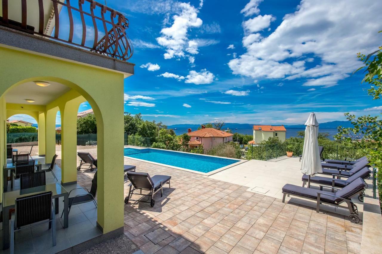 Luxury Apartments Kostrena With Pool المظهر الخارجي الصورة