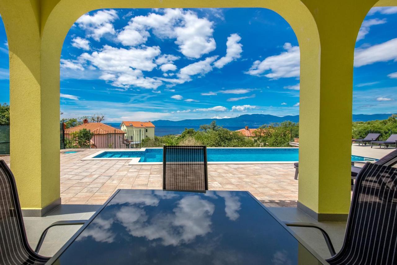 Luxury Apartments Kostrena With Pool المظهر الخارجي الصورة